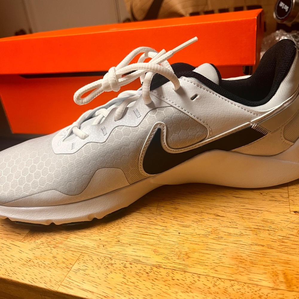 Nike Legend Essential 2
Women's Workout Shoes
